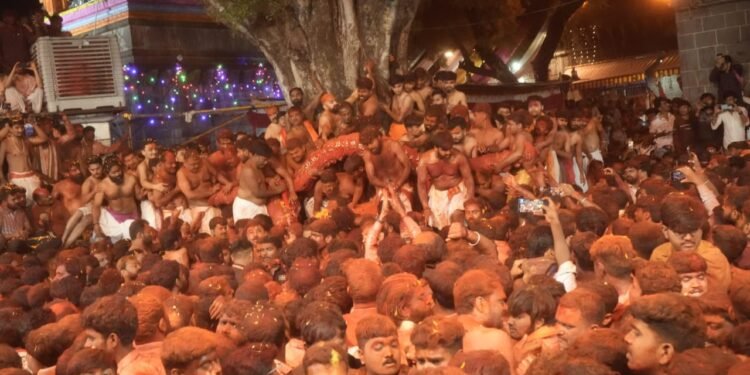 तुळजापुरात सीमोल्लंघन सोहळा उत्साहात संपन्न