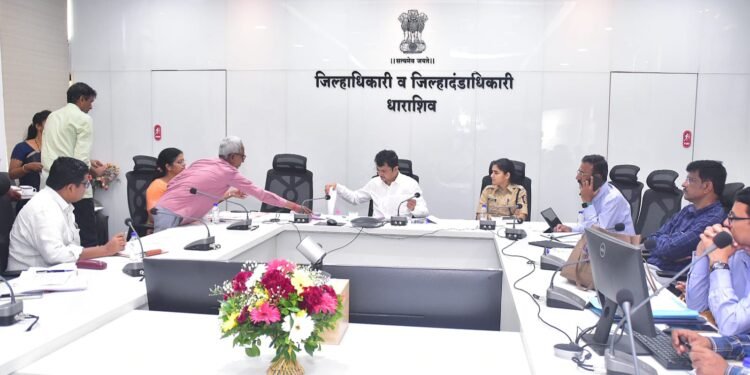 लोकशाही दिनात आलेल्या तक्रारींचे तातडीने निराकरण करा जिल्हाधिकारी कीर्ती किरण पूजार