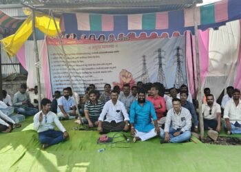 जिल्ह्यातील वीज कर्मचारी संपावरवीज कंपन्यांच्या खाजगीकरणाला विरोध