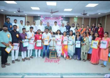 शैक्षणिक अभ्यासक्रमाबरोबर कौशल्य प्राप्त करणे गरजेचे – नरेश गडम