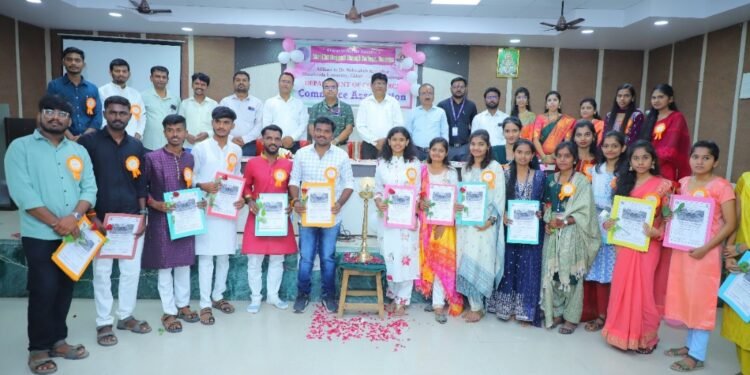 शैक्षणिक अभ्यासक्रमाबरोबर कौशल्य प्राप्त करणे गरजेचे – नरेश गडम