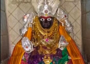 आष्टा कासार येथील पद्मावती देवीची यात्रा मोठ्या उत्साहाने पार पडली.