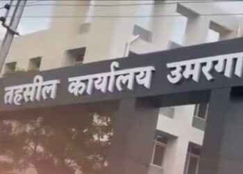 शेती वादाच्या प्रकरणात महसूल प्रशासन व लोकप्रतिनिधी कार्यालय यांच्यामार्फत संगणमताने दलाली..